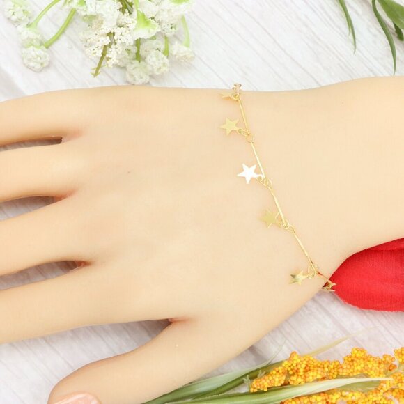 "Trendy Handmade Bracelet – A Thoughtful Gift for Girls & Women | UNVRC1146 - Picture 1 of 10